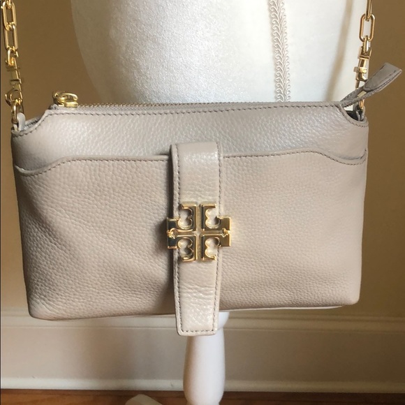 Tory Burch Handbags - Tory Burch Meyer Chain Crossbody